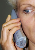 Telefongespr&auml;ch, Foto: &copy; Bernd Boscolo, Pixelio