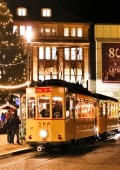 Oldtimer Straßenbahn an Weihnachten