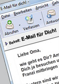 Computer-Bildschirm mit E-Mail an die Oma