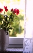 Blumenstrauß auf Fensterbank
