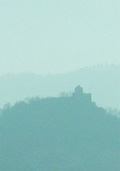 Burg im Nebel